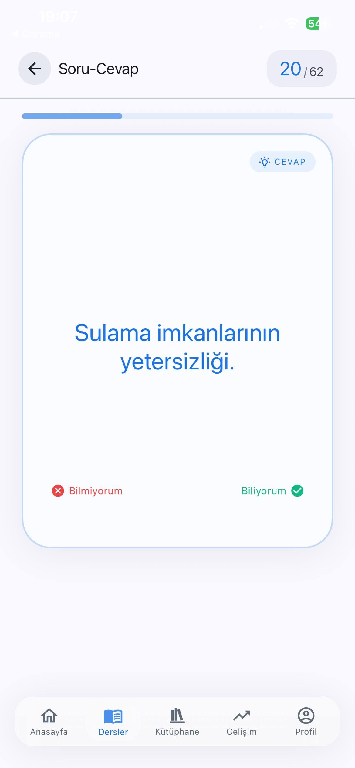 Kapsül KPSS Soru-Cevap modu ekranı — çevrilebilir bilgi kartı
